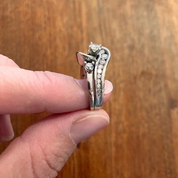 Diamond Ring - Picture 3 of 4